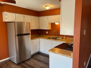 3650 W 8th St, Unit 4 in Goodview, MN - Building Photo - Building Photo