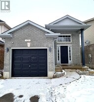1004 Marigold St in London, ON - Building Photo