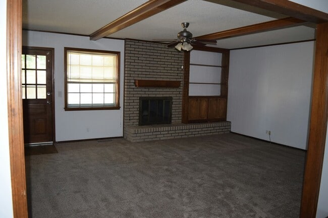 property at 2601 W Elgin St