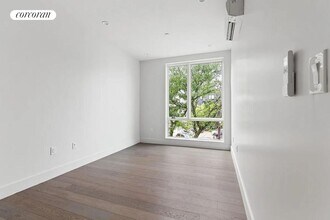 394 Harman St in Brooklyn, NY - Building Photo - Building Photo