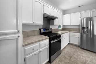 9385 Bennoel Way in Elk Grove, CA - Building Photo - Building Photo