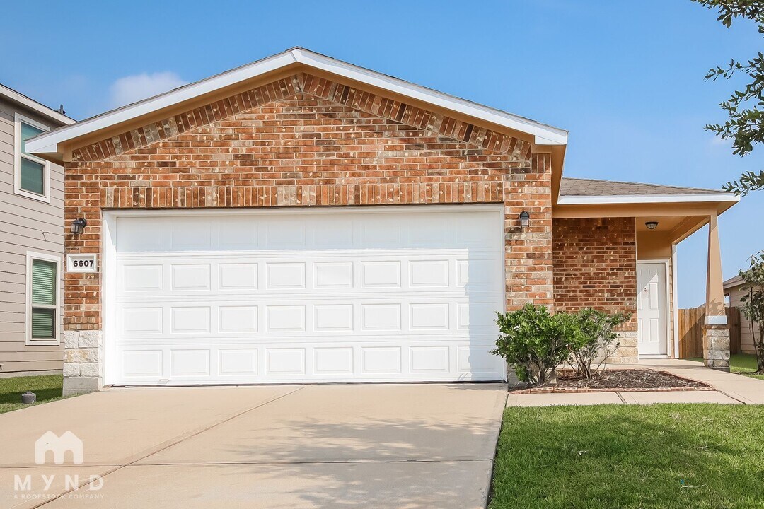 6607 Dayridge Ln in Houston, TX - Building Photo