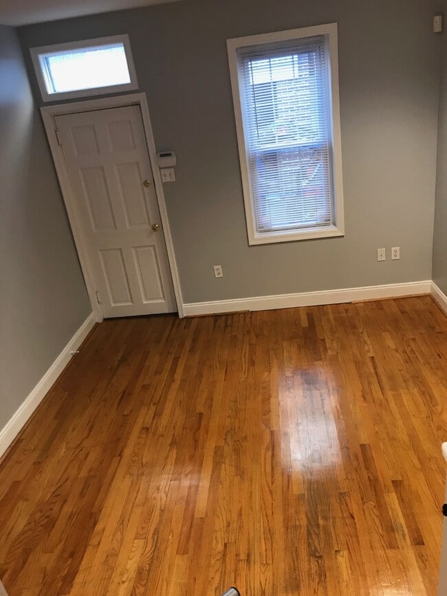 2412 Manning St in Philadelphia, PA - Building Photo - Building Photo