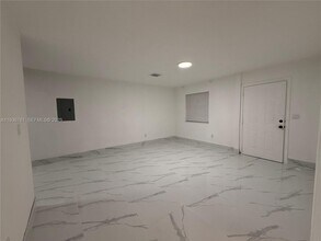 2798 SW 34th Ct in Miami, FL - Building Photo - Building Photo