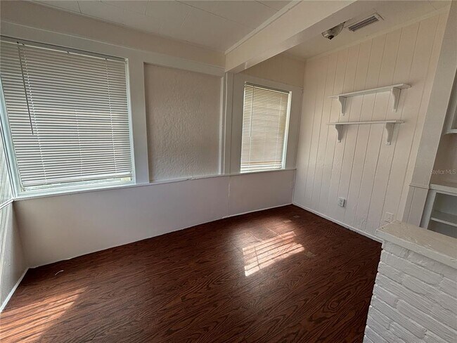 2162 46th Ave N in St. Petersburg, FL - Building Photo - Building Photo