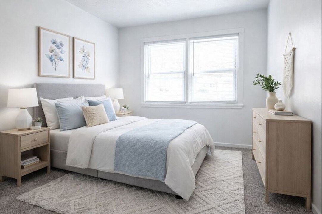 30 Midland Heights Cir in Midland, PA - Building Photo