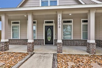 14006 Tobago Ct in Mont Belvieu, TX - Building Photo - Building Photo