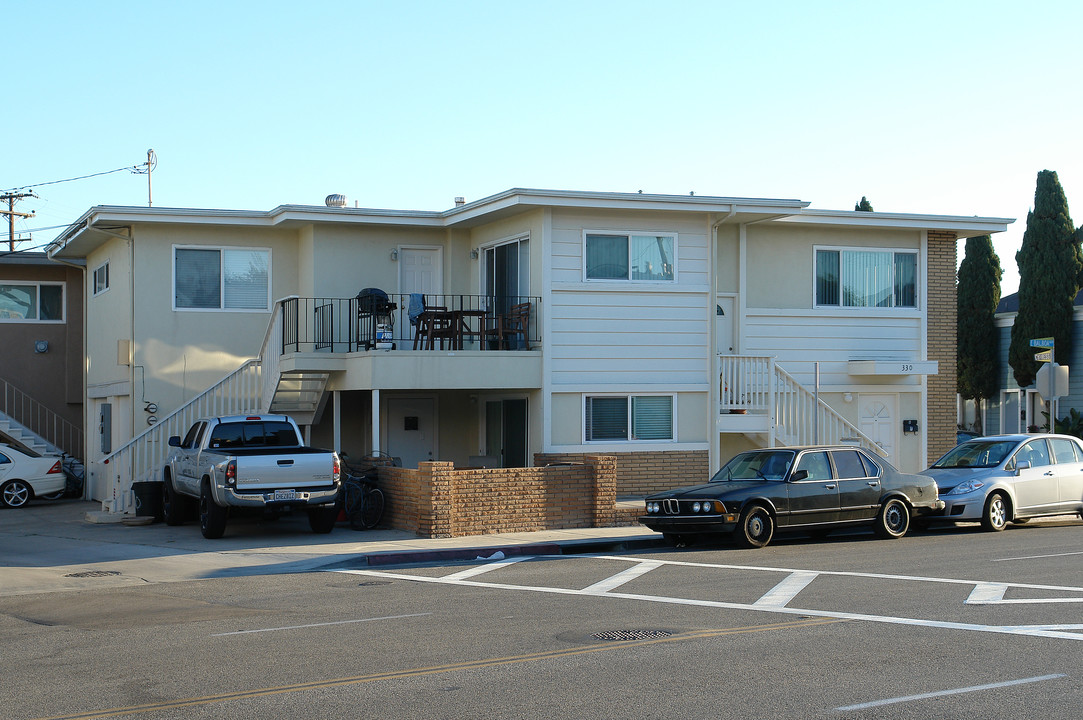 330 Balboa Blvd in Newport Beach, CA - Foto de edificio