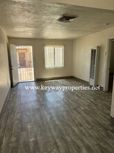 305 Wisconsin St NE, Unit B in Albuquerque, NM - Building Photo - Building Photo