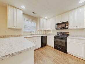 327 Meadows Ln in Canton, GA - Building Photo - Building Photo