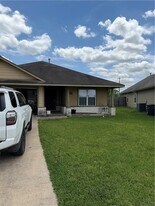 933 Crested Point Dr in College Station, TX - Building Photo