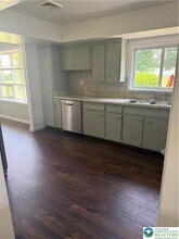 215 E Oxford St in Coopersburg, PA - Building Photo - Building Photo