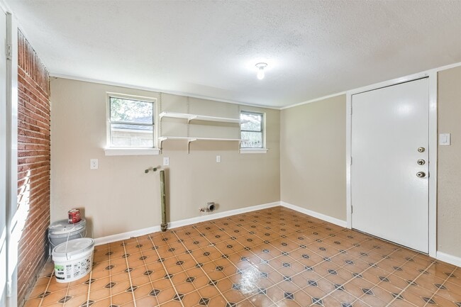 property at 5231 Willowbend Blvd