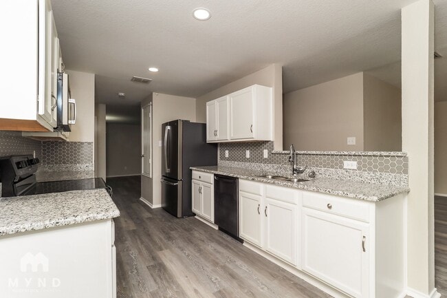 3233 Sunshine Way in Lancaster, TX - Building Photo - Building Photo