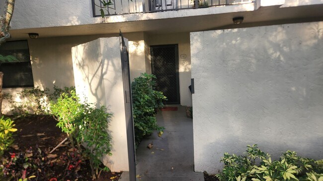 2025 Lavers Cir in Delray Beach, FL - Building Photo - Building Photo