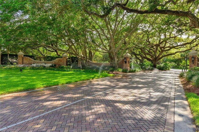 3562 Southern Orchard Rd W in Davie, FL - Building Photo - Building Photo