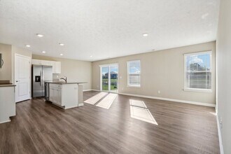 722 Marsh Aster Dr in Greenfield, IN - Foto de edificio - Building Photo