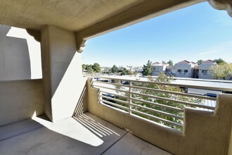 1909 Mountain Hills Ct in Las Vegas, NV - Foto de edificio - Building Photo