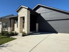 577 Sormonne Lp in Kyle, TX - Building Photo - Building Photo