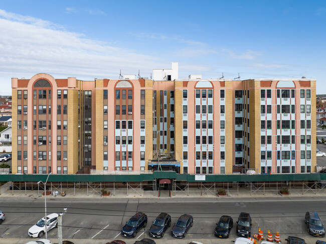 The Broadway in Long Beach, NY - Building Photo - Building Photo