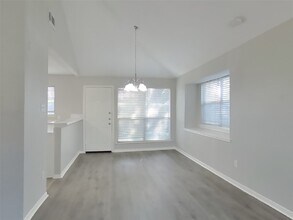 7102 Tara Blue Ridge Dr in Richmond, TX - Foto de edificio - Building Photo