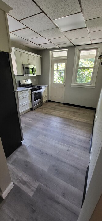 81 Baldwick Rd in Pittsburgh, PA - Building Photo