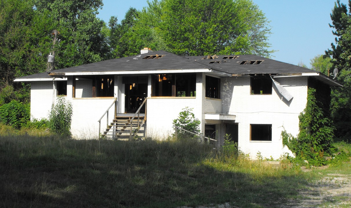 2037 Stelzer Rd in Columbus, OH - Building Photo