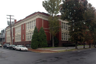 Grammary Court Apartments in Reading, PA - Building Photo - Building Photo