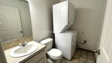 1227 NE 84th Ave in Portland, OR - Building Photo - Building Photo