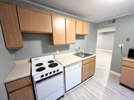3110 Chartiers Ave, Unit 2 in Pittsburgh, PA - Building Photo