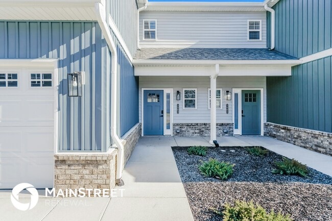 2063 N Sarah Dr in Jeffersonville, IN - Foto de edificio - Building Photo