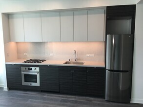 1688 Pine St, Unit E-904 in San Francisco, CA - Building Photo - Building Photo