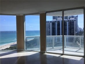 6515 Collins Ave in Miami, FL - Building Photo - Building Photo