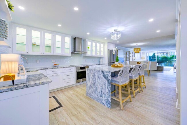 44 Yacht Club Dr in North Palm Beach, FL - Building Photo - Building Photo