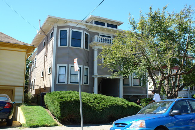 731-737 56th St in Oakland, CA - Foto de edificio - Building Photo