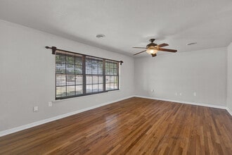 403 Palo Duro Dr in Canyon, TX - Foto de edificio - Building Photo