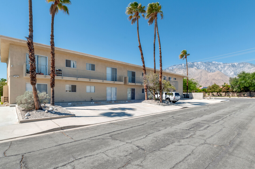 2388 N Sunrise Way in Palm Springs, CA - Building Photo