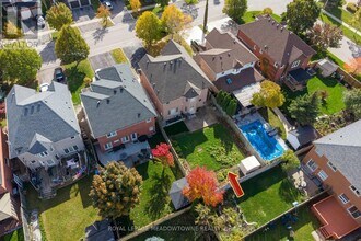 3143 Innisdale Rd in Mississauga, ON - Building Photo - Building Photo