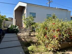 10826 Tabor St in Los Angeles, CA - Building Photo - Building Photo