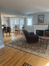 20 Carver Rd E, Unit # 2 in Watertown, MA - Foto de edificio - Building Photo