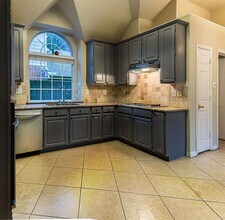 9611 E Oaks Ln in Irving, TX - Building Photo - Building Photo
