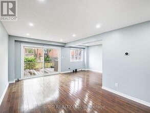 7458 Catalpa Rd in Mississauga, ON - Building Photo - Building Photo