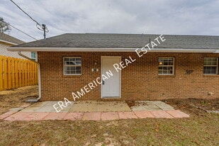 610 Lee Ave in Crestview, FL - Building Photo