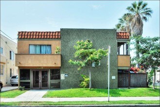 Romaine Street Apartments in Los Angeles, CA - Building Photo - Building Photo