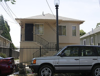 1420 Alcatraz Ave in Berkeley, CA - Foto de edificio - Building Photo