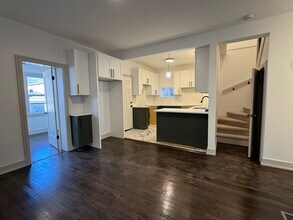 7812 S Paxton Ave in Chicago, IL - Building Photo - Building Photo