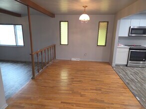 437 S Vaughn Way in Aurora, CO - Building Photo - Building Photo