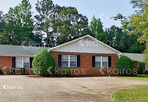 200 Deer Pkwy in Athens, GA - Building Photo