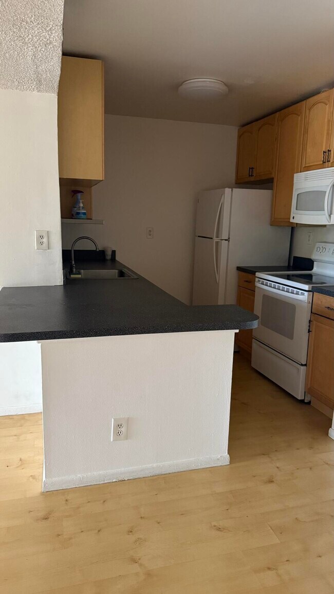 460 NW 20th St