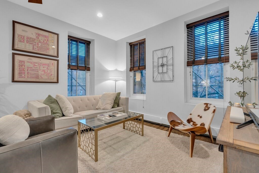 190 Emerson St, Unit 2 in Boston, MA - Building Photo